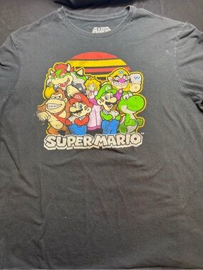 Nintendo Super Mario Black Graphic T-Shirt (L)